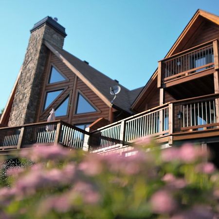Selenia Lodge- Residences Et Chalets Dans Les Laurentides Saint-Remi-d'Amherst Exterior photo