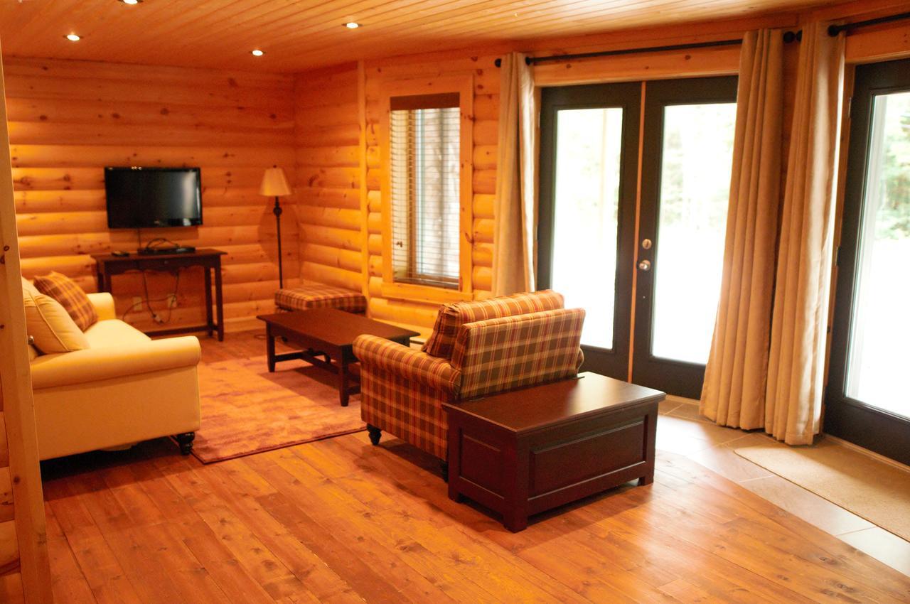 Selenia Lodge- Residences Et Chalets Dans Les Laurentides Saint-Remi-d'Amherst Exterior photo