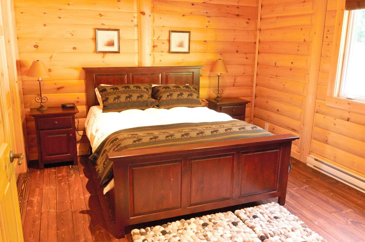 Selenia Lodge- Residences Et Chalets Dans Les Laurentides Saint-Remi-d'Amherst Exterior photo