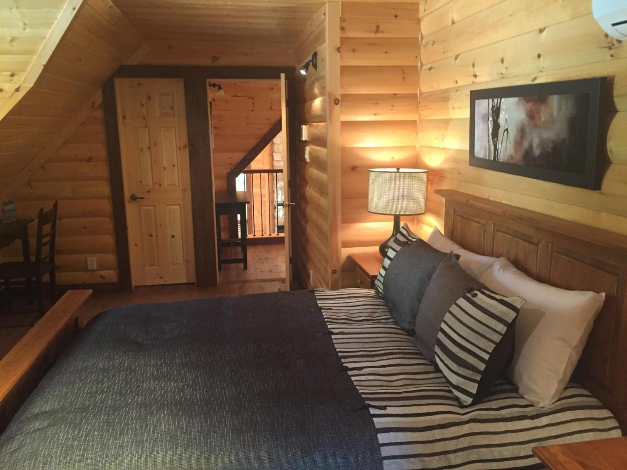 Selenia Lodge- Residences Et Chalets Dans Les Laurentides Saint-Remi-d'Amherst Exterior photo